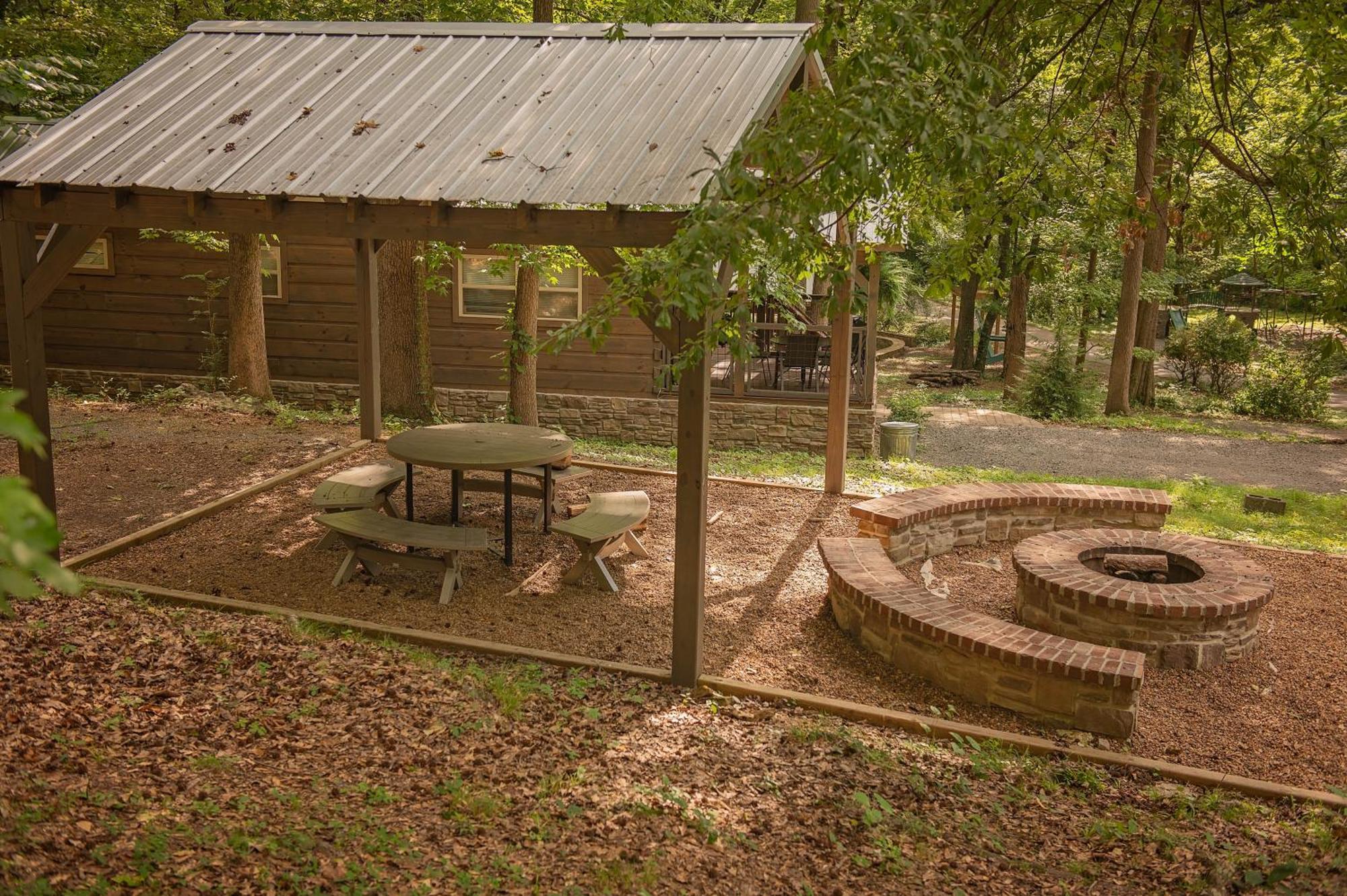 Meg Cabin Tiny Rustic Comfort On Lookout Mtn Chattanooga Exterior foto